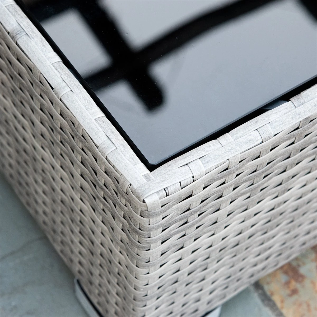 Outsunny Conjunto De Muebles De Jardín De Ratán 4 Piezas Mesa De Centro De Vidrio Sofá Doble Y 2 Sofás Esquineros Con Cojines Desenfundables Para Terraza Exterior Gris - Imagen 4