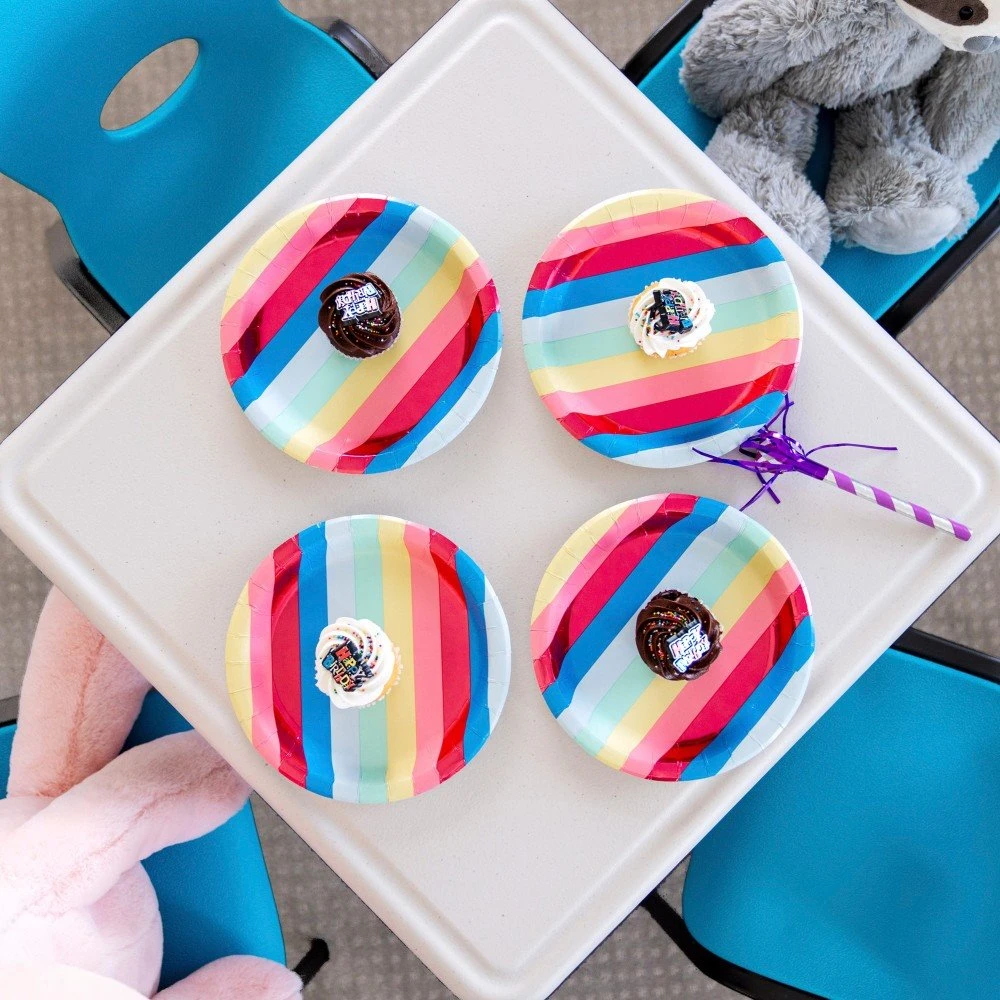 Mesa Baja Plegable Infantil Crema LIFETIME 61 X 61 X 53,5 Cm - Imagen 6