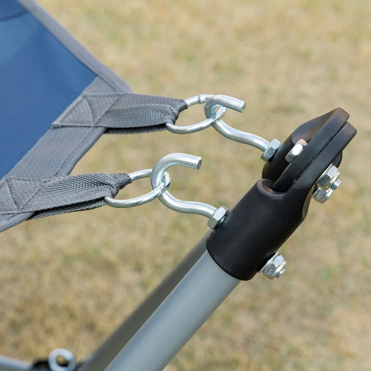 Outsunny Hamaca De Jardín Con Soporte Plegable Con Cama De Tela Oxford Y Malla Transpirable Bolsillo De Almacenaje Y Bolsa De Transporte 235,5x82x90,5 Cm Azul Y Plata - Imagen 4